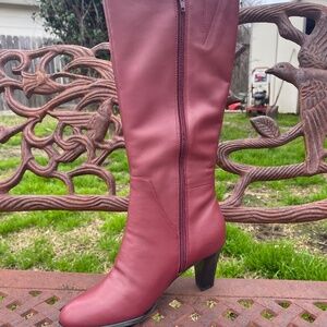 NWT 2007 Bloomingdale’s Inverness Red Leather Knee High Side Zip Tall Boots